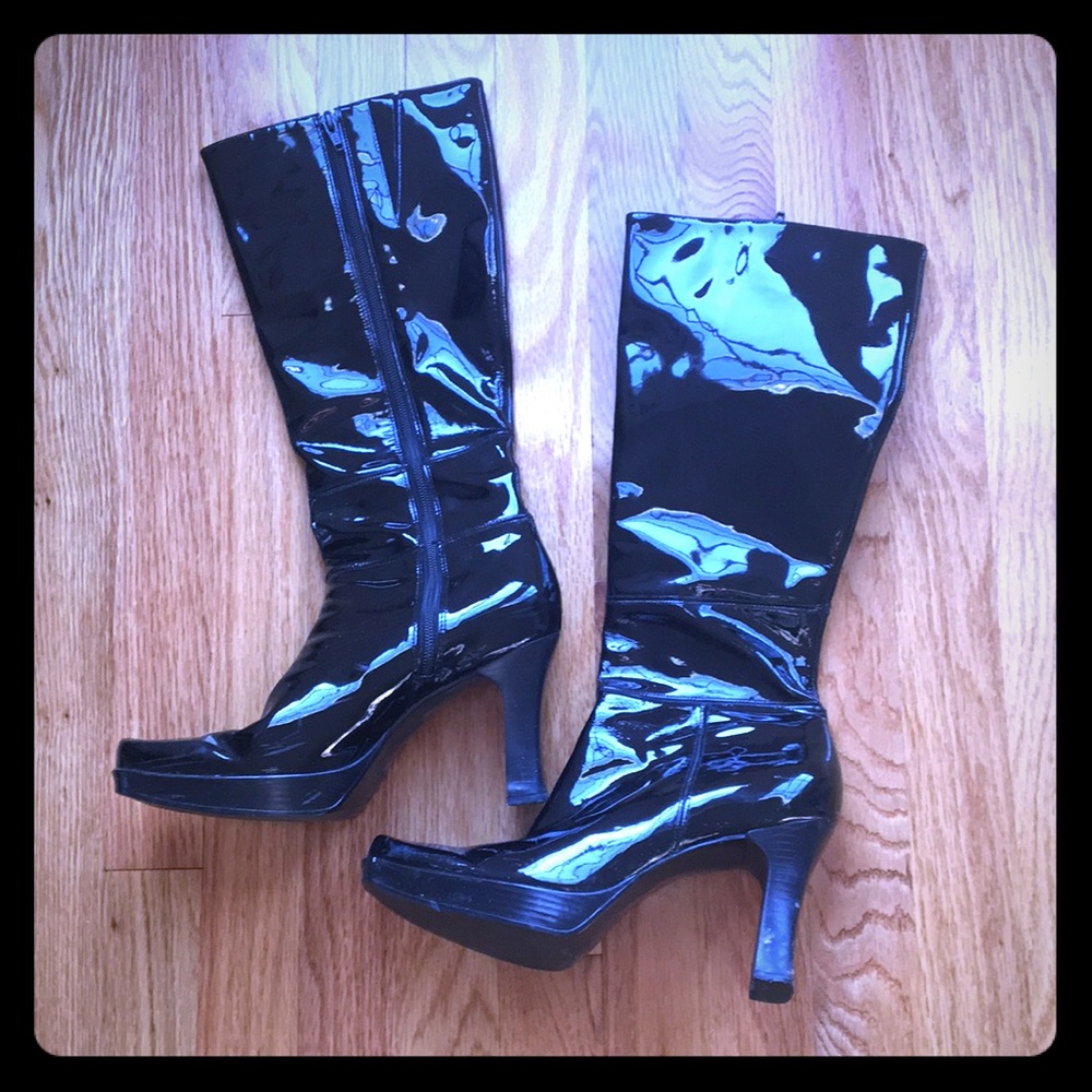 Gorgeous Nine West patent leather boots